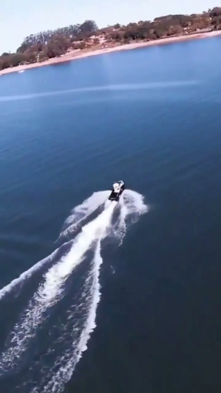 Jet ski na represa Jurumirim